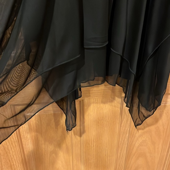 Windsor black sharkbite halter dress - Picture 2 of 13